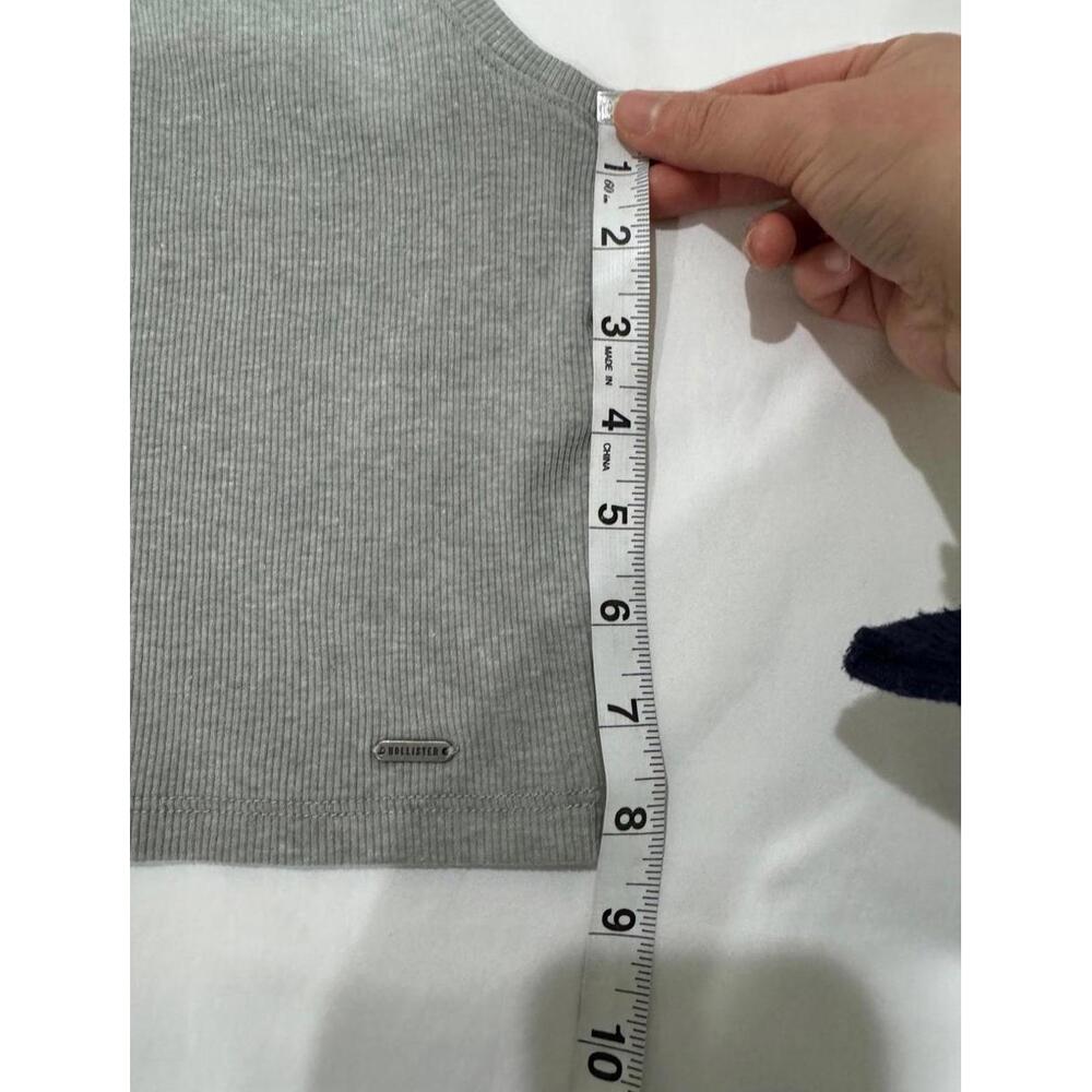 NWT Hollister Gray High Neck Ribbed Cotton Cropped Tank Top- Size Medium - Picture 7 of 8